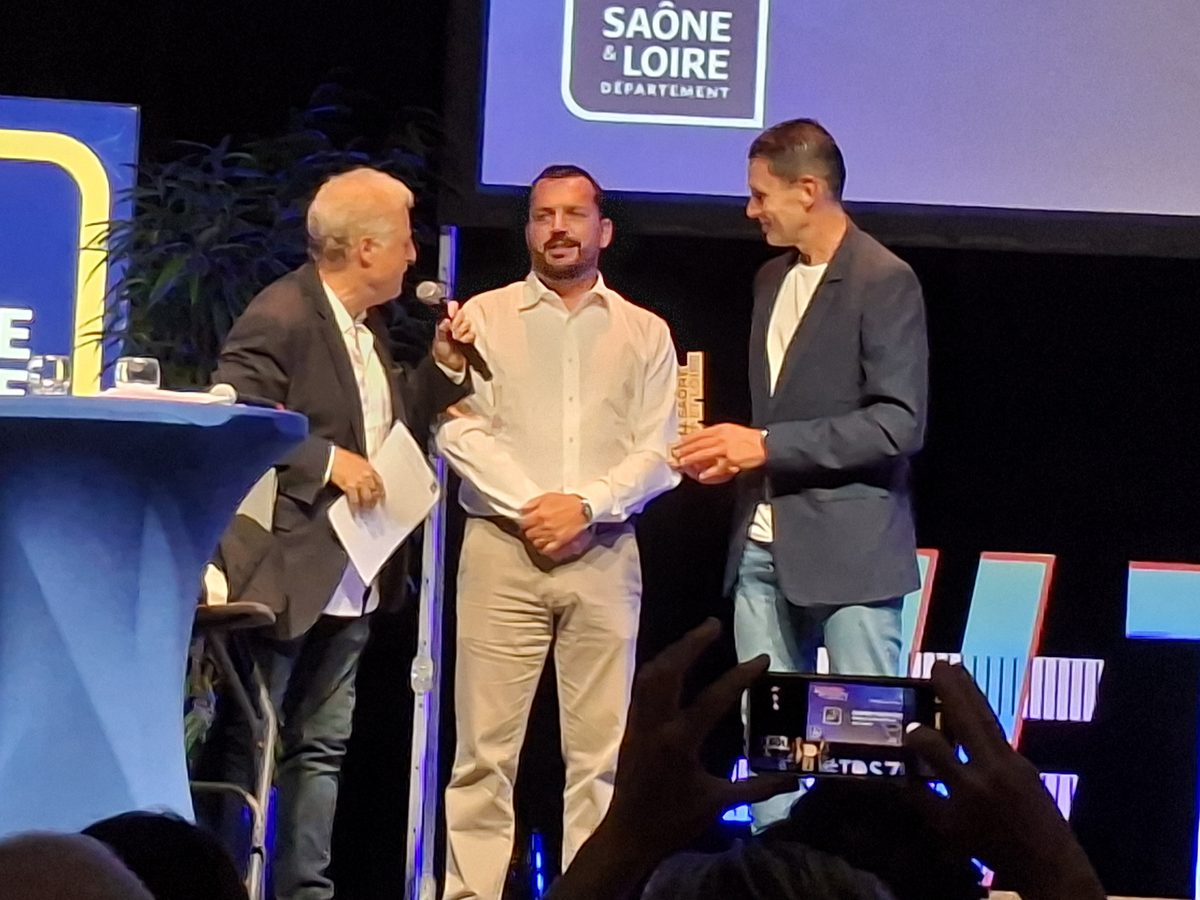 Damien DUMUSOIS lauréat du trophée entraineur/arbitre