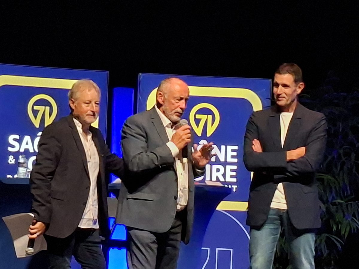 Franck RAVIOT parrain de le cérémonie  et Pierre BERTHIER  vice président du département chargé des sports